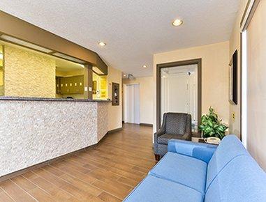 Super 8 By Wyndham Calgary/airport Hotel