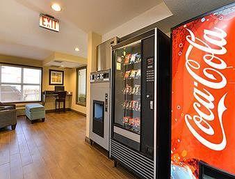 Super 8 By Wyndham Calgary/airport Hotel